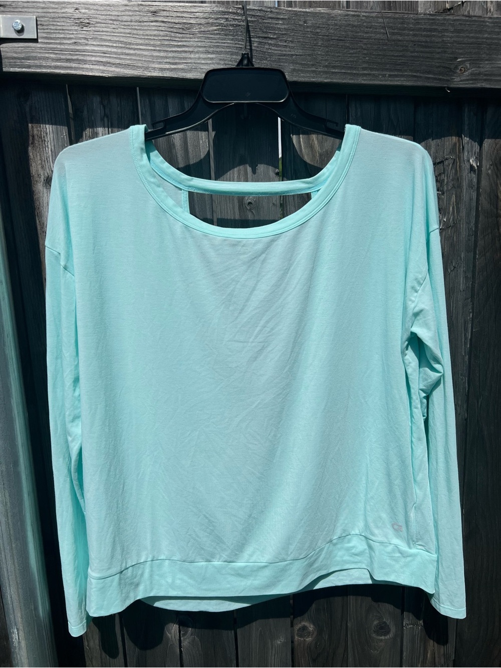 GapFit Breathe Long Sleeve Cross-Back T-Shirt - Picture 1 of 3